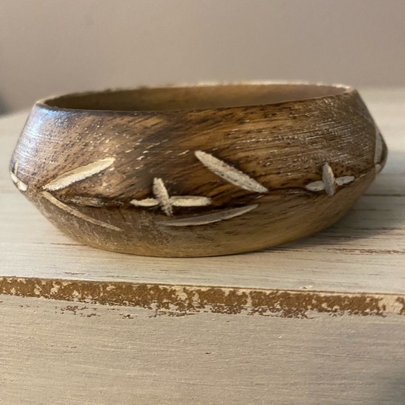 Vintage Carved Wooden Motif Bracelet Made in India Boho - Picture 1 of 8